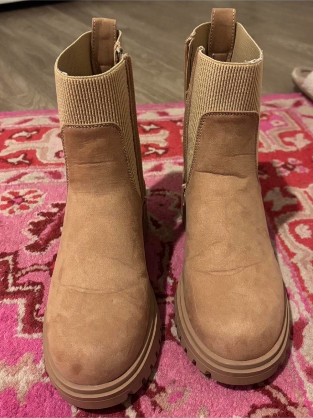 Women’s tan boots size 9
